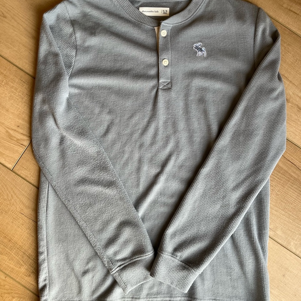 Abercrombie & Fitch Gray Henley Shirt
